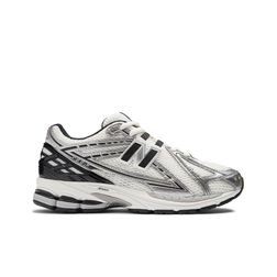 new-balance-1906r-plateadas-m1906rer-1.jpeg