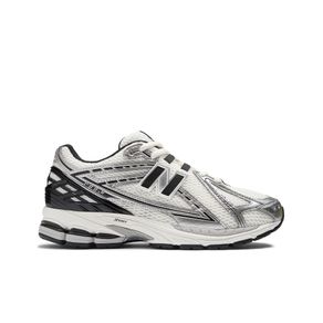 new-balance-1906r-plateadas-m1906rer-1.jpeg