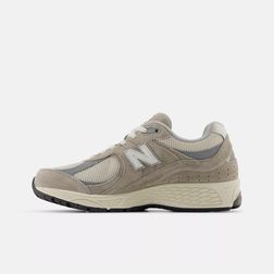 new-balance-2002r-marrones-u2002rrd-2.jpeg